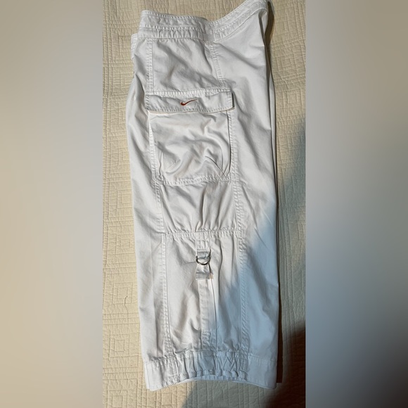 Nike women’s cargo capris - Picture 6 of 10